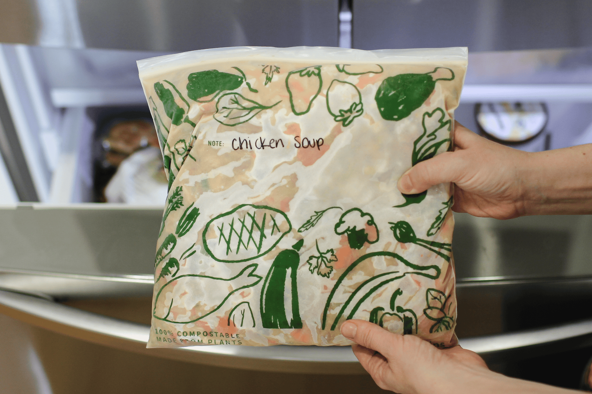COMPOSTABLE GALLON BAG MADE FROM PLANTS